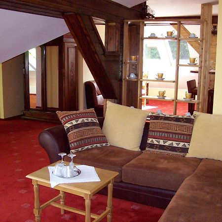 Pensiunea Crocus - Sauna & Billiard Poiana Brasov Εξωτερικό φωτογραφία