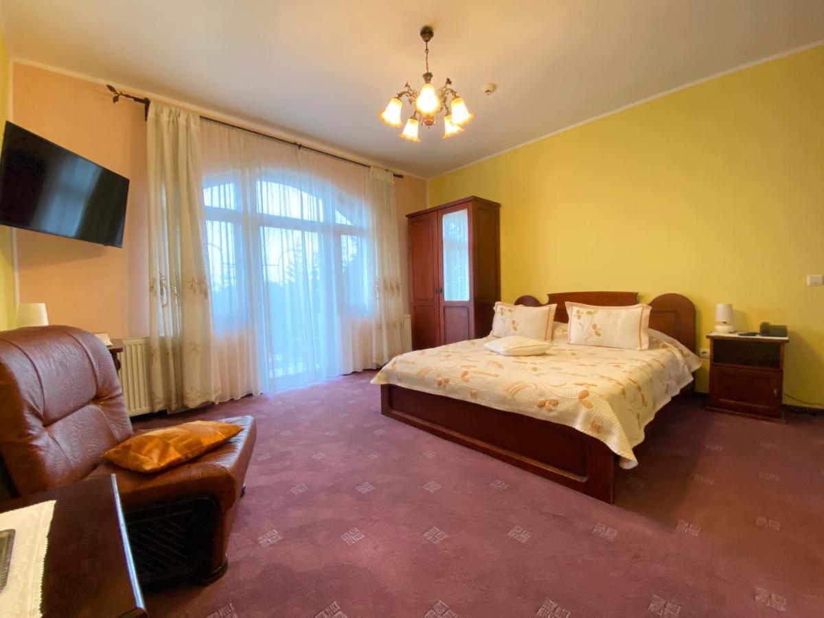 Pensiunea Crocus - Sauna & Billiard Poiana Brasov Εξωτερικό φωτογραφία