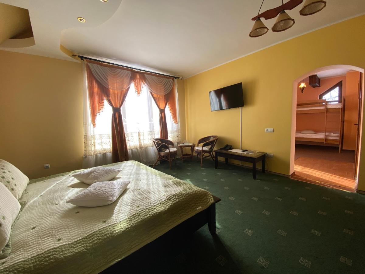 Pensiunea Crocus - Sauna & Billiard Poiana Brasov Εξωτερικό φωτογραφία